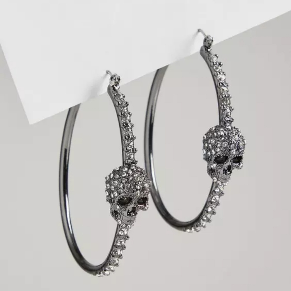 NWT Torrid Skull And Rhinestone Earrings